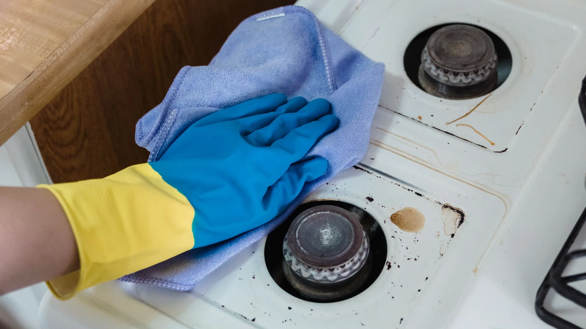 Deep Cleaning vs. Standard Cleaning: Which Do You Need?